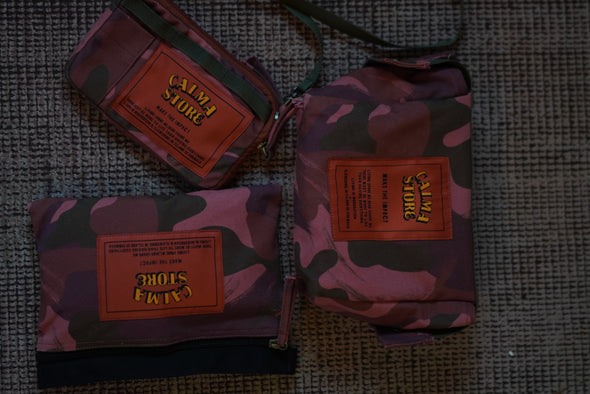 IN THE PINK WALLET BAG