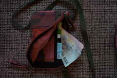 IN THE PINK WALLET BAG
