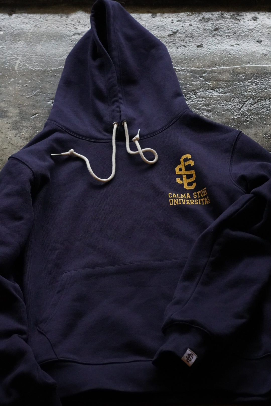 Calma store hoodie （NAVY）