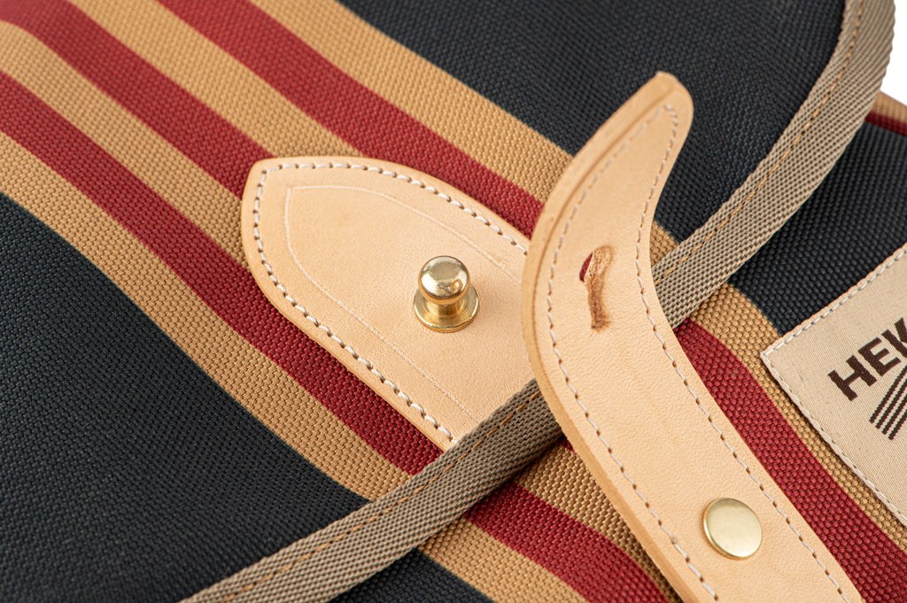 SIDE POUCH SIGNATURE REGIMENTAL STRIPE