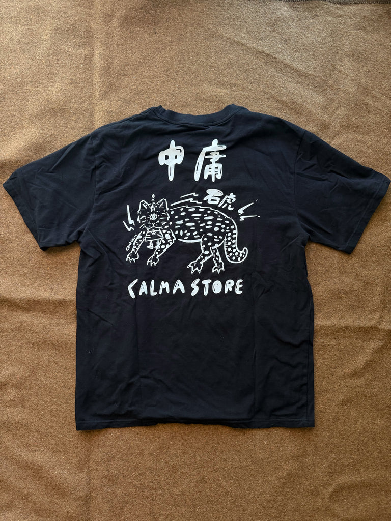 GRAPHIC TEE "石虎" BLACK